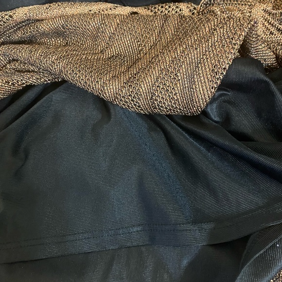 Express occasion dress with fringe and metallic shimmer. - Picture 4 of 16